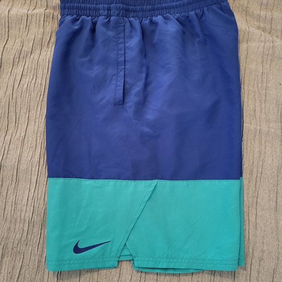 Nike men trunk style - Picture 3 of 7